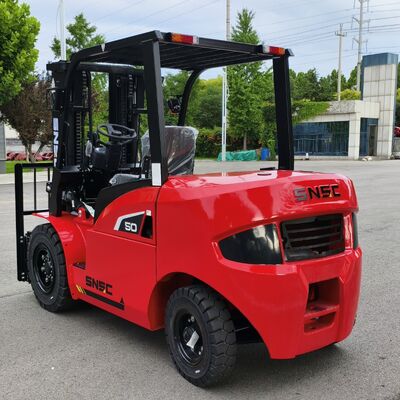 Heavy Load Diesel Forklift 5 Ton For Industrial Applications
