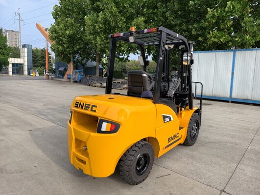 Strong Power 3500kg Diesel Forklift 3.5 Ton With Industrial Load Capacity