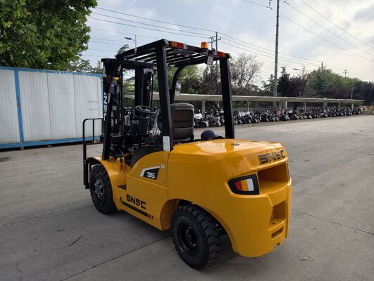 Heavy Load 3.5 Ton Diesel Forklift Truck With Stable Chassis And Mast