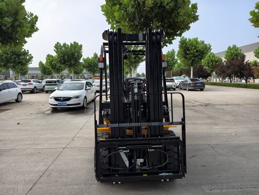Durable 3500kg Diesel Forklift 3.5 Ton With Reinforced Industrial Frame