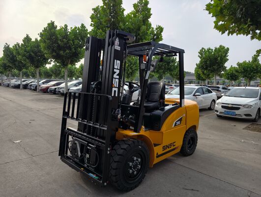 Le chariot élévateur à 3,5 tonnes diesel 3500 kg avec un contrôle hydraulique solide