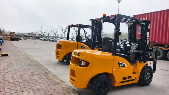 High Stability 3.5 Ton Diesel Forklift Truck With Strong Industrial Frame