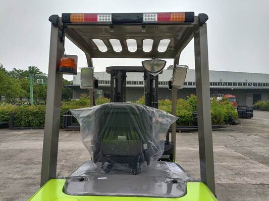 Industrial 3.5 Ton Diesel Forklift Truck 3500kg With Heavy Duty Structure