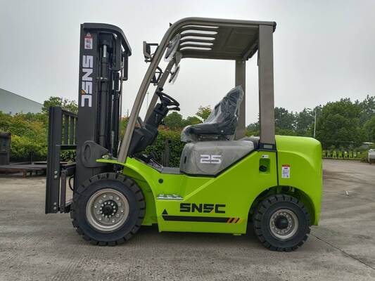 Le chariot élévateur diesel 3,5 tonnes 3500 kg avec châssis fiable