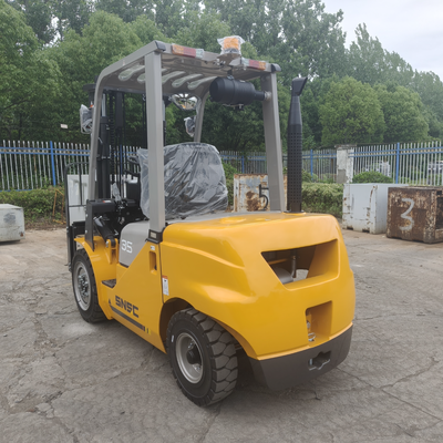 SNSC 3.5 Ton Diesel Forklift Truck with Import Engine and LED Light for Heavy-Duty Industrial Use