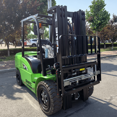 4T Diesel Forklift Dengan Ketinggian Angkat 3m-6m Dan 1220mm Forks Untuk Aplikasi Tugas Berat