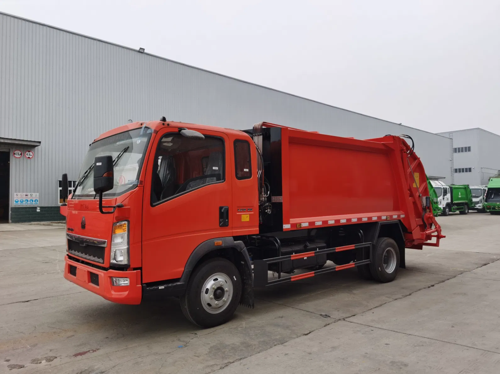 الصين 4X2 5cbm-8cbm جديدة ضغط النفايات قمامة قمامة شاحنة 0