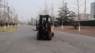 Solution de levage robuste pour chariot élévateur diesel de 3 tonnes